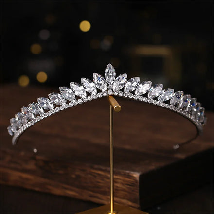 High Quality Elegant Woman Bridal Crown Alloy Rhinestones Inlaid Diamond Headdress Sparkling Tiara Wedding Accessories