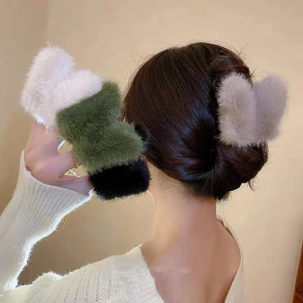 Autumn Winter Hot Sale Hair Claw Clips Butterfly Hairclip Fashion Furry Hair Accessories Garra De Pelo Butterfly Hair Claw