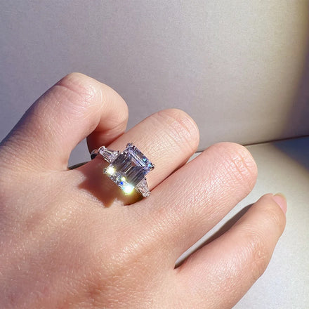 Custom Classic Three Stone Moissanite Diamond Engagement Ring Flawless D Color 10K 14k 18k Gold Wedding Rings