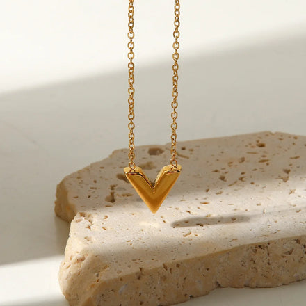 New Fashion Stainless Steel Chain Collar Necklace with V Letter Design Simple Small Luxury for Women-Anniversary Strand