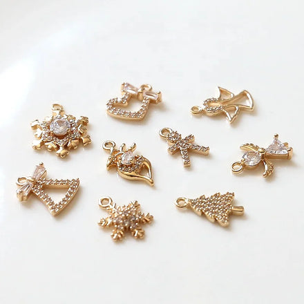 Zircon Charm Pendant Snow Flakes Deer Jingle Bell Socks 18K Gold Plated Christmas Jewelry Cute Style Main Material Brass