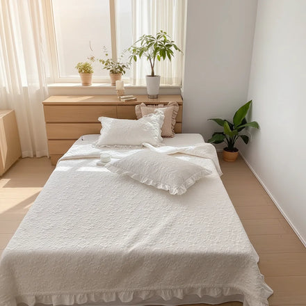 Luxury Simple Plant Embroidery 100% Cotton Ruffled Trim King Size Bedspread Set Eco-Friendly Washable for Home & Hotel Use