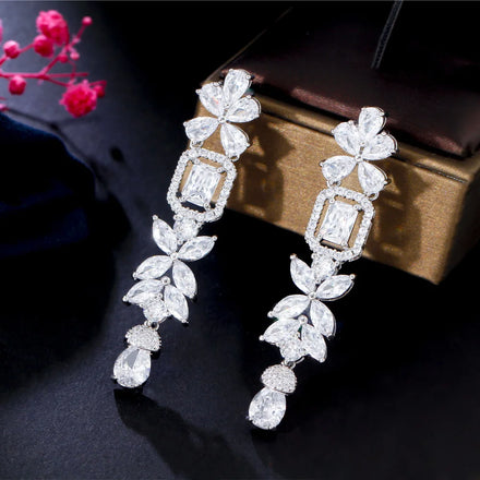 Clear White Emerald Cut Cubic Zirconia Long Dangle Leaf Flower Shape Bridal Earrings for Women Luxury Wedding Jewelry Accessory