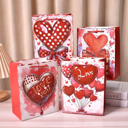 Custom Printed Logo Heart Love Packaging Handle Bags Cardboard Paper Valentine's Day Gift Bag for Wedding Girlfriend Birthday