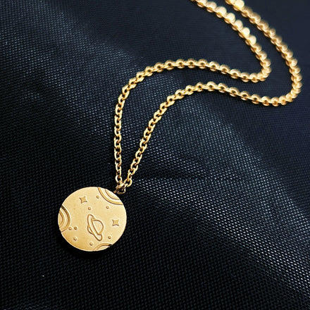 INS Popular Saturn Planet Jewellery Simple Space Saturn Necklace 18k Gold-plated Universe Planet Lady Clavicle Pendant Necklace