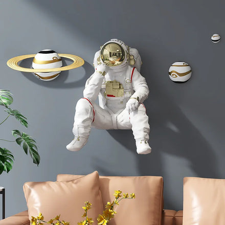 Dropshipping TV Background Creative Astronaut Aerospace Sculpture Resin Officer Living Room Cosmonaut Wall Decor
