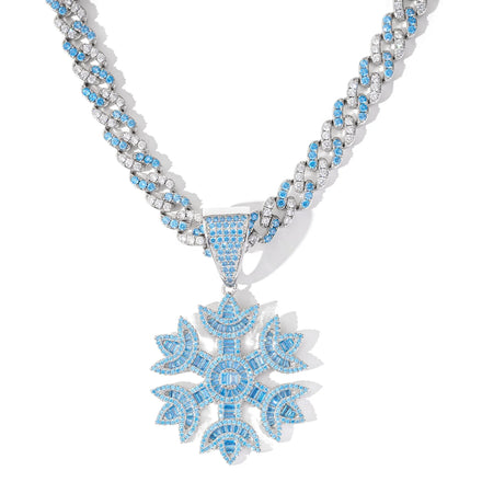New Year Gift Shiny Snowflake Pendant Brass 18K Gold Plated CZ Fashion Snow Jewelry Pendants Iced Out Necklace Women Jewelry