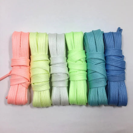 Hot Sale Fun Colorful Sport Style Flat Luminous Yarn Shoelaces Glowing Dark 10mm Width Transparent Plastic Tips Maoyuan Brand