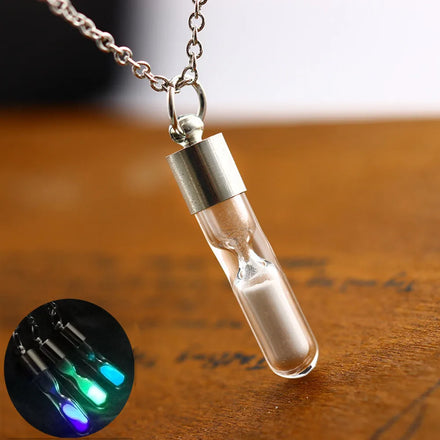Cheap Factory Wholesale Crystal Drift Bottle Necklace Hourglass Vial Pendant Necklace Necklace