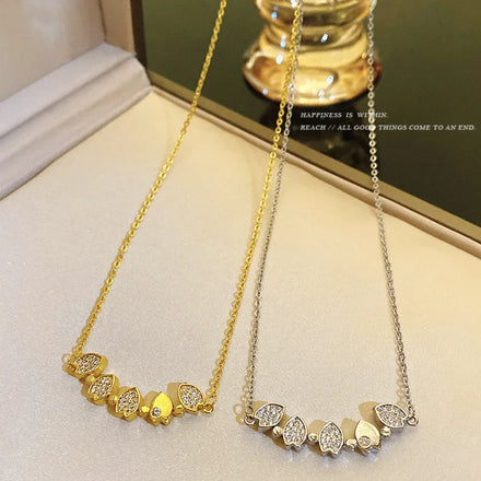 Retro Magnetic Folding Heart Shaped Flower Pendant Necklace Women Love Clavicle Chain Gifts Openable Choker Jewelry