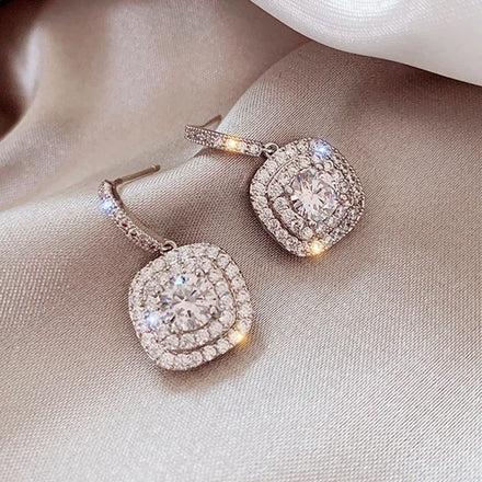Huitan Wholesale Hot Sale Earring for Women Full White Cubic Zircon Jewelry Geometric Shape Diamond Luxury Drop Earrings