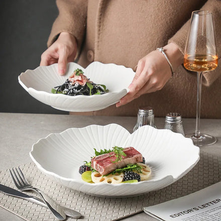 Nordic Unique Eco-Friendly Porcelain Dessert Fruit Plate Restaurant Flower Shape Ceramic Dishes and Bowls for Hotel Use