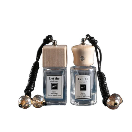 Portable 10ml Mini Hanging Pendant Car Diffuser Essential Oil Car Diffuser with Wooden Cap and Screw Sealing Type