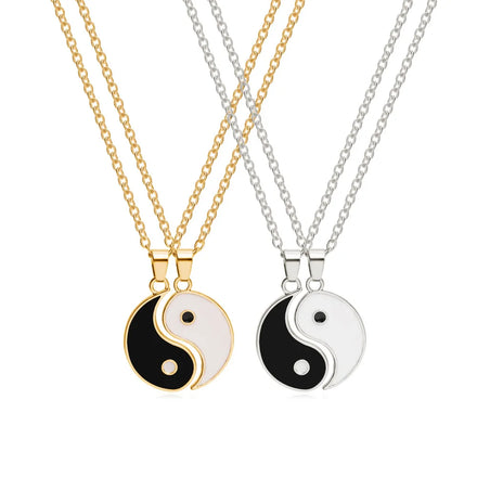 2Pcs/Set Tai Chi Gossip Black White Stitching Necklace Couple Classic Personality Pendant Friendship Clavicle Chain Jewelry