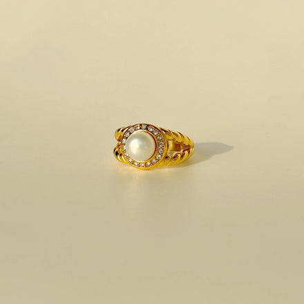 Dazan New Ins 18k Gold Plated Stainless Steel Tarnish Free Polished Vintage Medieval Court Cat Eye Natural Pearl Ring Women