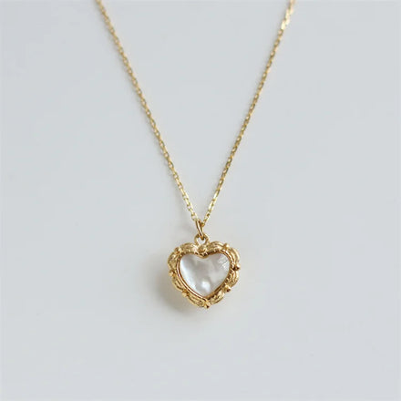 Romantic Vintage White Shell Heart Pendant Gold Plated Frame Women Necklace Jewelry