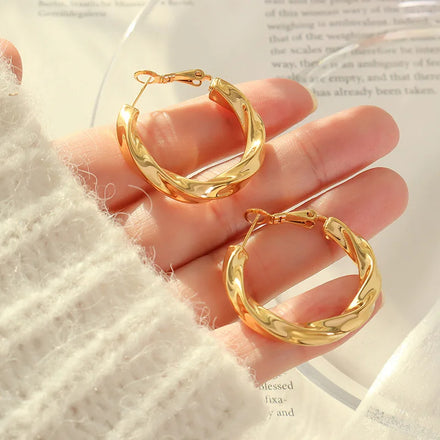 Delicate Vintage 18K Gold Plated Stainless Steel Stud Earrings Not Fade Irregular Twist Hoop Design for Women