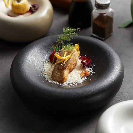 Matte Black Ceramic Show Plate Round Dinner Soup Dessert Salad Pasta Puree Serving Trays Party Home Party Restaurant Dinnerware
