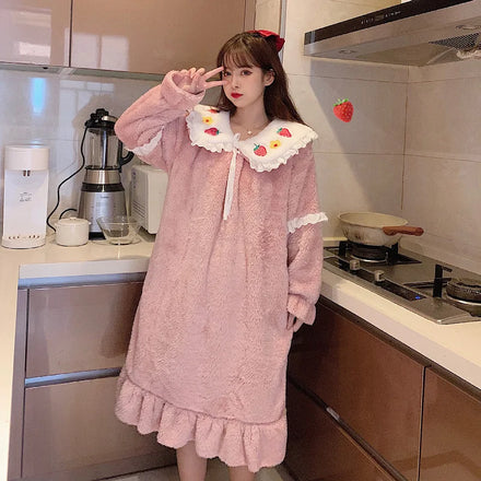 Women's Princess Style Long Sleeved Flannel Pajamas Doll Collar Keep Warm Coral Velvet Home Clothes