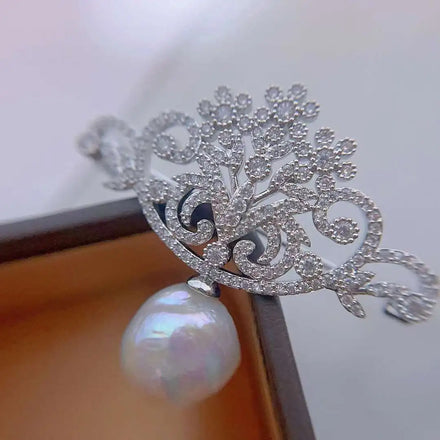 Noble Luxury 12-13MM Baroque Pearl Brooch 12-13MM Strong Light Half Hole Crown Jewelry for Ladies