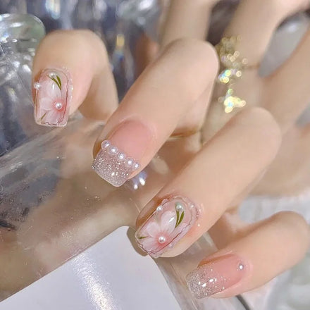 Nail Supplies Wholesale Short Press on Nails 2023 Trendy Artificial Fingernails With Rhinestones