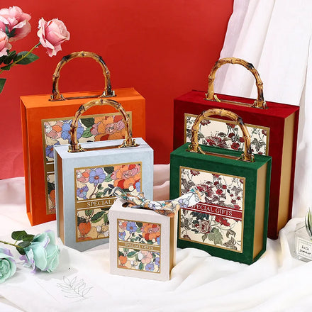 Wholesale Packaging Box Portable Red Velvet Christmas Flip Top Bridesmaid Empty Gift Box for Wedding
