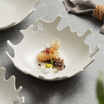 Aesthetic Splash Shaped Ceramic Serving Bowl Creative Crown Silhouette Porcelain Fruit Salad Plate for Modern Restaurant