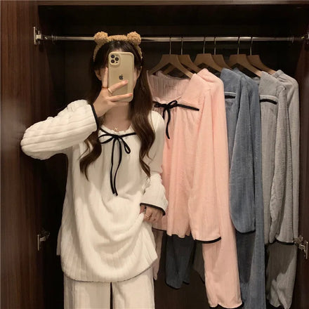 High Quality Women's Long Sleeved Pajamas Wholesale Thickened Coral Velvet Nightgown