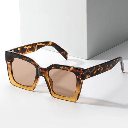 Hot Sell Chunky Sun Glasses Square Frame Sunglasses Women Trendy Sun Shades Wide Leg