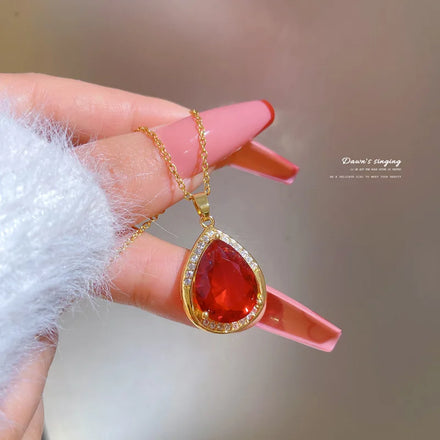 Fashion Sparkling Red Gemstone Waterdrop Pendant Necklace Brilliant Shiny Crystal Rhinestone Necklace Jewelry