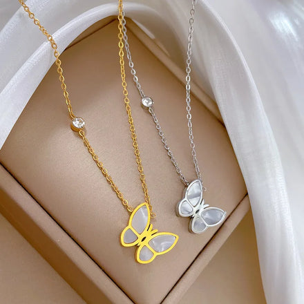Elegant Wholesale Trendy Pearl Oyster Stainless Steel Women Gold Plated Butterfly Pendant Clavicle Chain Necklace