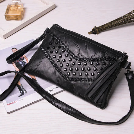 Rivet PU Crossbody Bag for Ladies Tassel Trendy Shoulder Purse with Studs Wristlet Retro Clutch Bag JA102