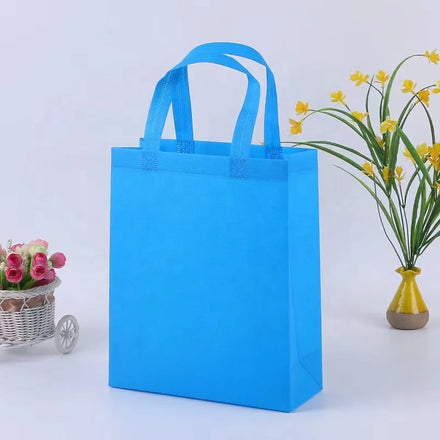Custom Reusable Eco-friendly Non-Woven Fabric Packaging Bags Recyclable Tote for Shopping Use with Socks and Fur