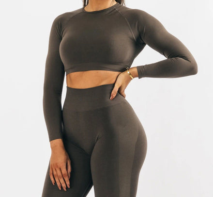 Seamless Long Sleeve Workout Crop Top for Women Slim Fit Quick Dry Gym Shirt Breathable Athletic Top for Yoga & Running