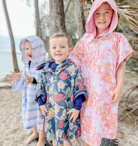 Custom logo and Print Australia Hot Sell Microfiber Waffle Hooded Poncho Surf Beach Towels for Adults and Toddler