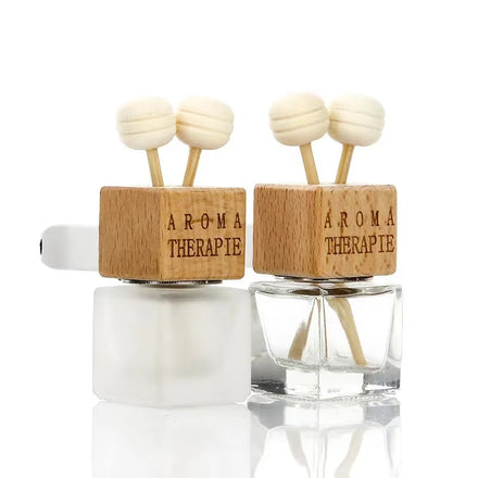 Hot Selling Car Reed Glass Aroma Diffuser Bottle 8ml Car Perfume Bottle Square Frosted Car Diffuser Bottle Vent Clip