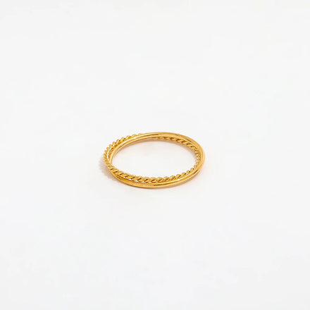 Fenny 18K Gold Plated Waterproof Stylish Simple Cross Twisted Finger Ring for Women Jewelry Stainless Steel Wholesale Jewelry
