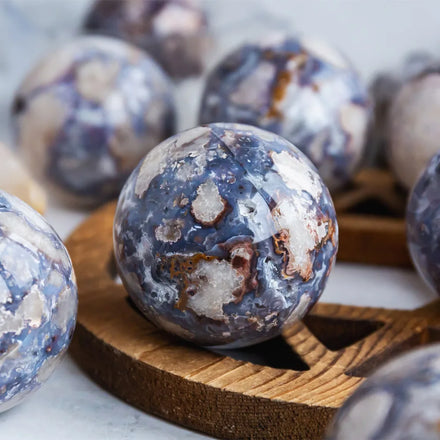 Wholesale Natural Stones Sphere Crystal Crafts Quartz Crystal Blue Flower Agate Ball