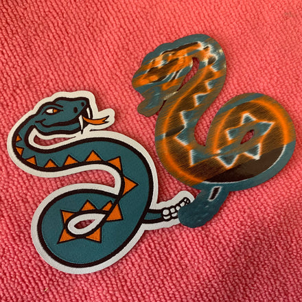 Beautiful Snake logo Adhesive Backing Woven Labellaser Cut Boa logo Iron on Clothing Label for Bags