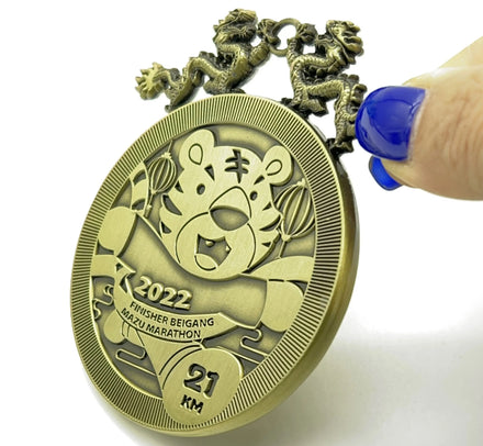 Wholesale Custom 2023 New 3D Design Personalized Antique Sport Medal Marathon Souvenir Festive Ribbon Zinc Alloy Medal