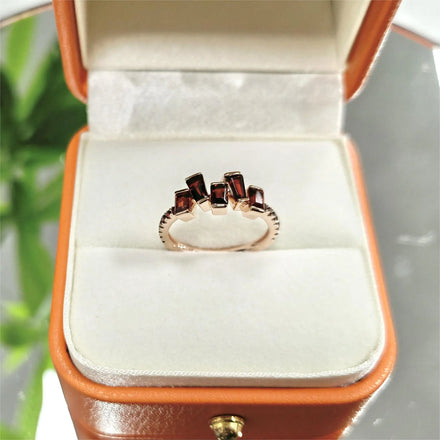 10k/14k/18k Rose Solid Garnet Red Stone Gold Ring Women Wedding Ring in Baguette Cut Trapezoid Cut Round Cut