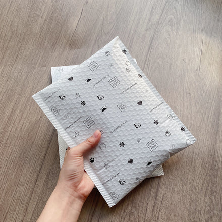 OEM Stock Eco-friendly Customize White Bubble Mailer Strong Adhesive Mailing Bags Packing Tear Proof Shipping Padded Envelopes