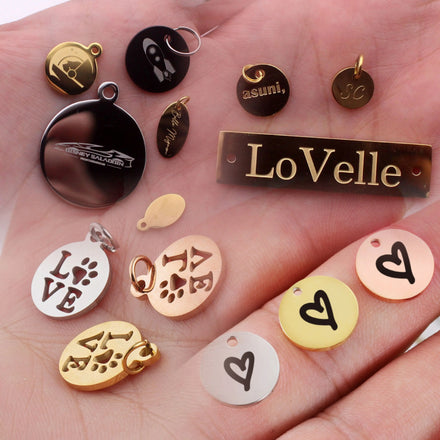 OEM Manufacturer LASERING Round Logo Stamped Charm Personal Logo Custom Engraved Logo Charm Beads Jewelry Tags for Bracelet