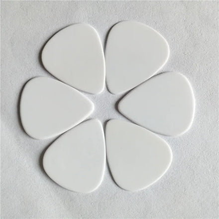 2024 High Quality 100pcs Blank Standard Shape 1.14mm Delrin White Guitar Picks