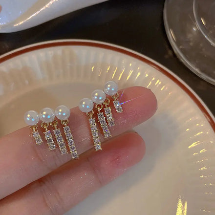 Dainty Tiny Shiny Crystal Pearl Zircon Stud 2023 Earrings Women Trendy Bling Bling Tassel Pearl Earrings Orecchini Da Donna