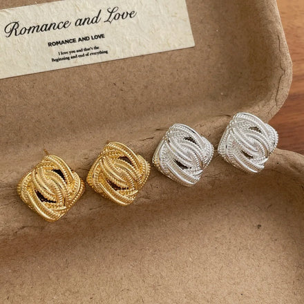 European American Retro Irregular Hollowed-out square Stud Earrings Vintage Luxury Earring for Daily Life