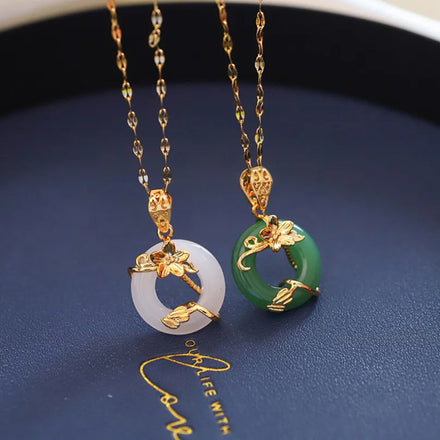 Trendy 18k Gold Plated Flower Jade Necklace Adjustable Stainless Steel Lip Chain Round Jade Agate Pendant Necklace Lucky