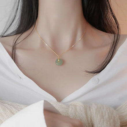 Hot Sale Never Fade Stainless Steel Chain Round Jade Pendant Necklace Chinese Style Lucky Jade Agate Pendant Necklace Jewelry