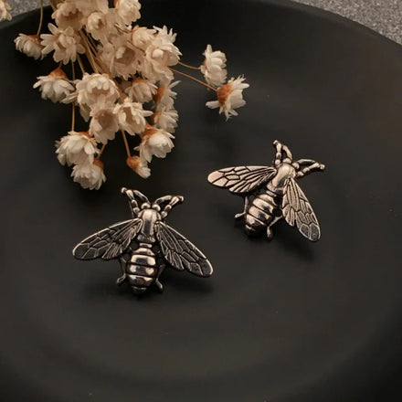 Bee Brooch Pins for Men Women Retro Cute Small Bee Insect Brooch Broach Needle Accessories Party Jewelry