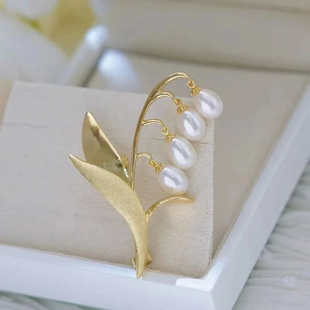 Linglan Flower Brooch for Women Copper Alloy Matte Gold Plated Freshwater Pearl 7-8mm Water Droplet Design Wedding/Anniversary